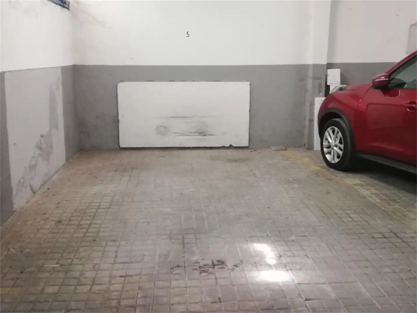 Garatge en venda a Calle de Cardeñosa, Entrevías Aparcament de Garatge en venda en Madrid