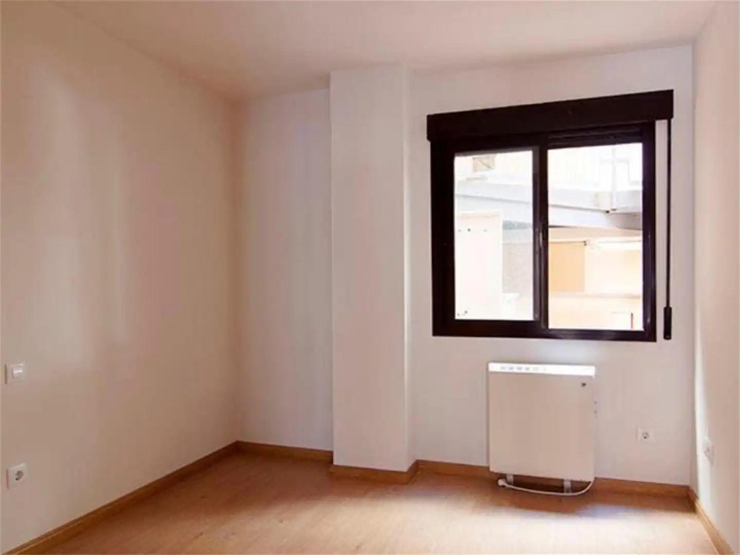 Schlafzimmer von Wohnung zum Verkauf in Cantimpalos mit Heizung, Parkett und Terrasse