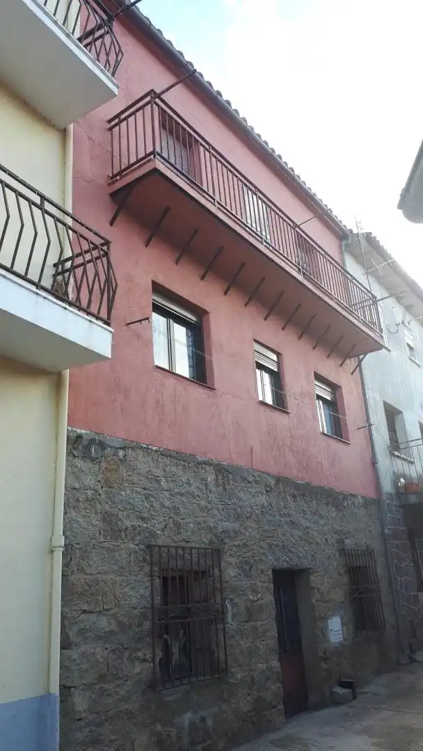 Exterior view of Detached homes for sale in Burgohondo  with Terrace and Balcony