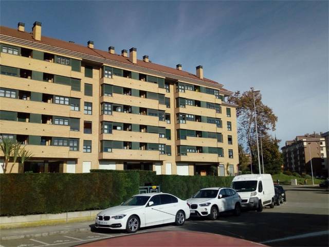 Garaje en Venta en Calle Gloria Fuertes, 207 en Viesques