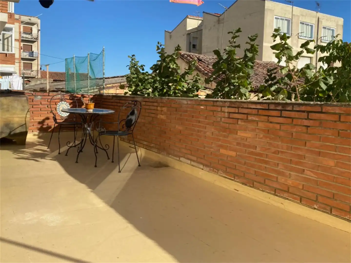 Terraza de Piso en venta en Trespaderne con Calefacción, Parquet y Terraza
