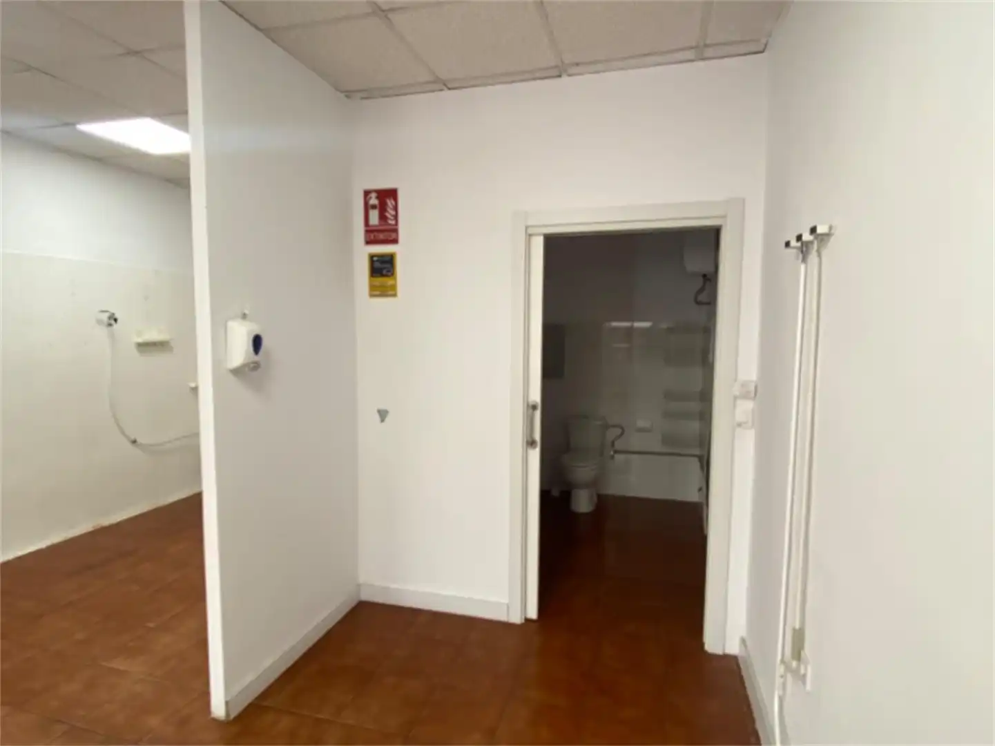 Local de alquiler en Avenida Clara Campoamor, 3, Barrio Alto Local de alquiler en San Juan de Aznalfarache con Aire acondicionado y Calefacción