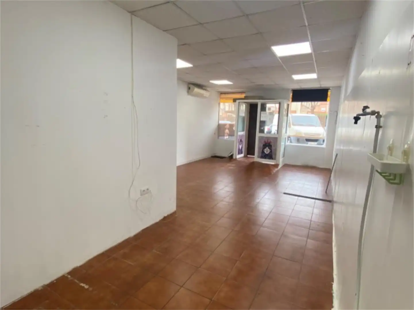 Local de alquiler en Avenida Clara Campoamor, 3, Barrio Alto Local de alquiler en San Juan de Aznalfarache con Aire acondicionado y Calefacción