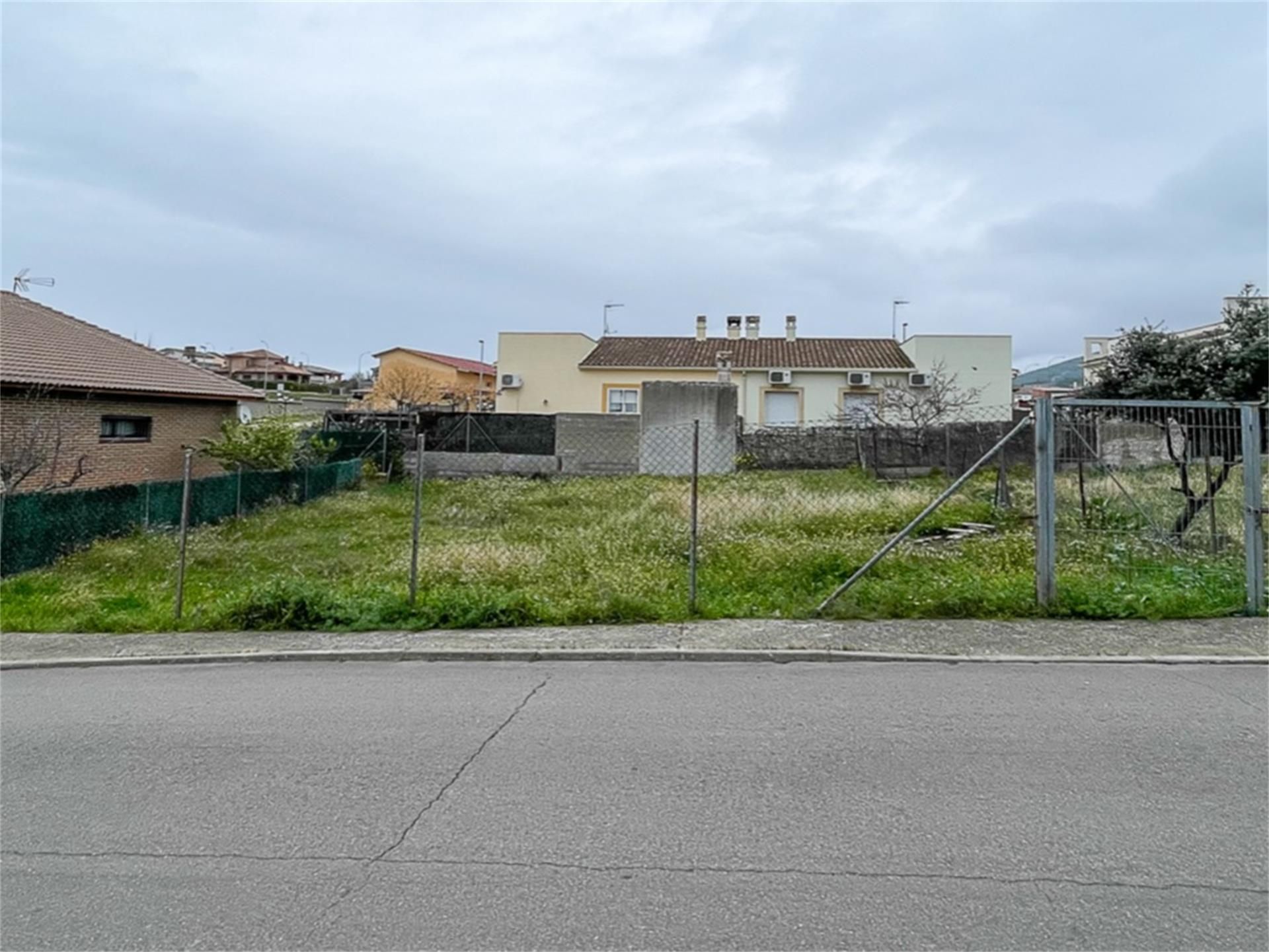 Terreno en venta en Navamorcuende