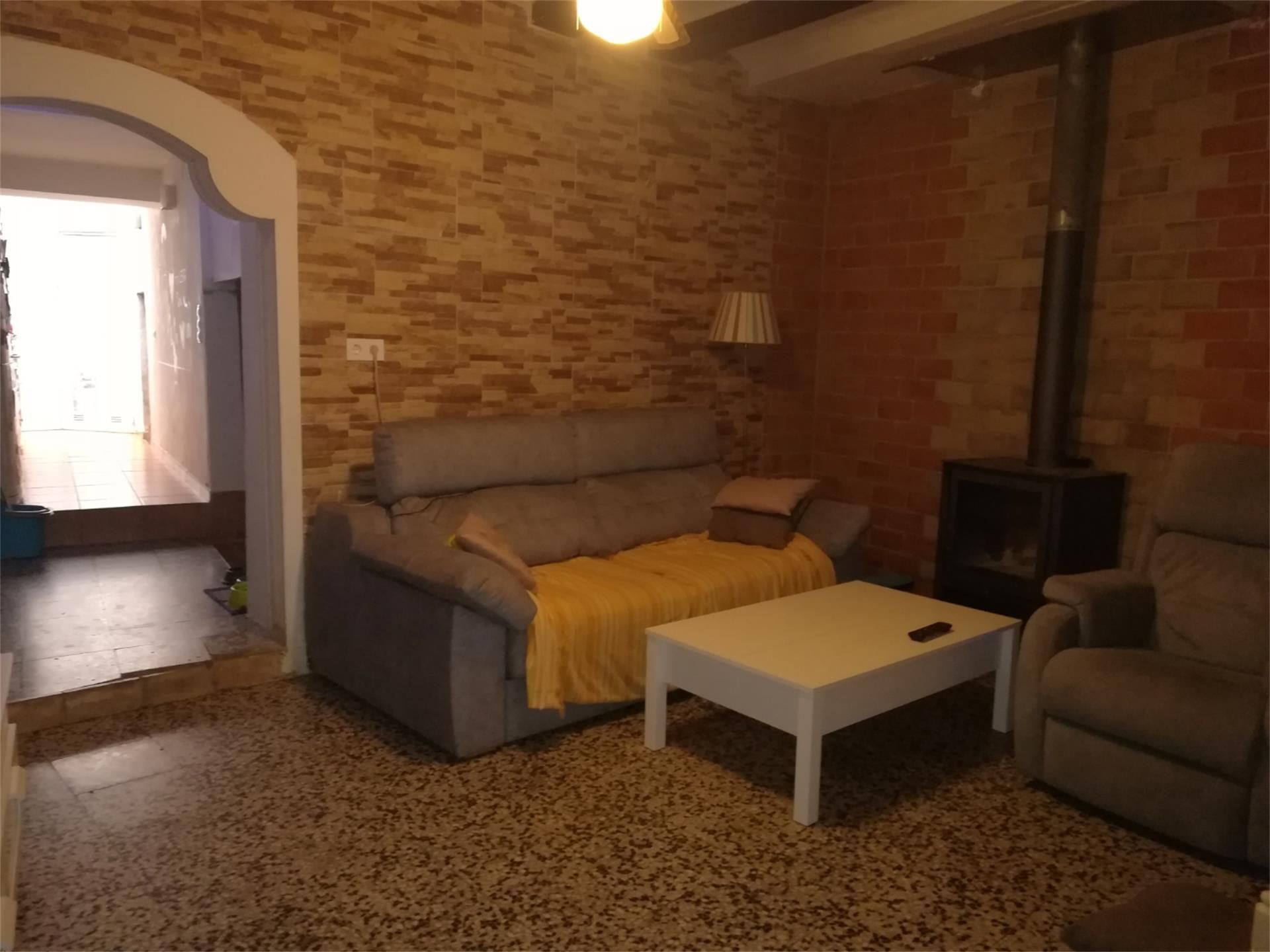 Sala d'estar de Casa adosada en venda en Ontinyent amb Calefacció, Terrassa i Moblat