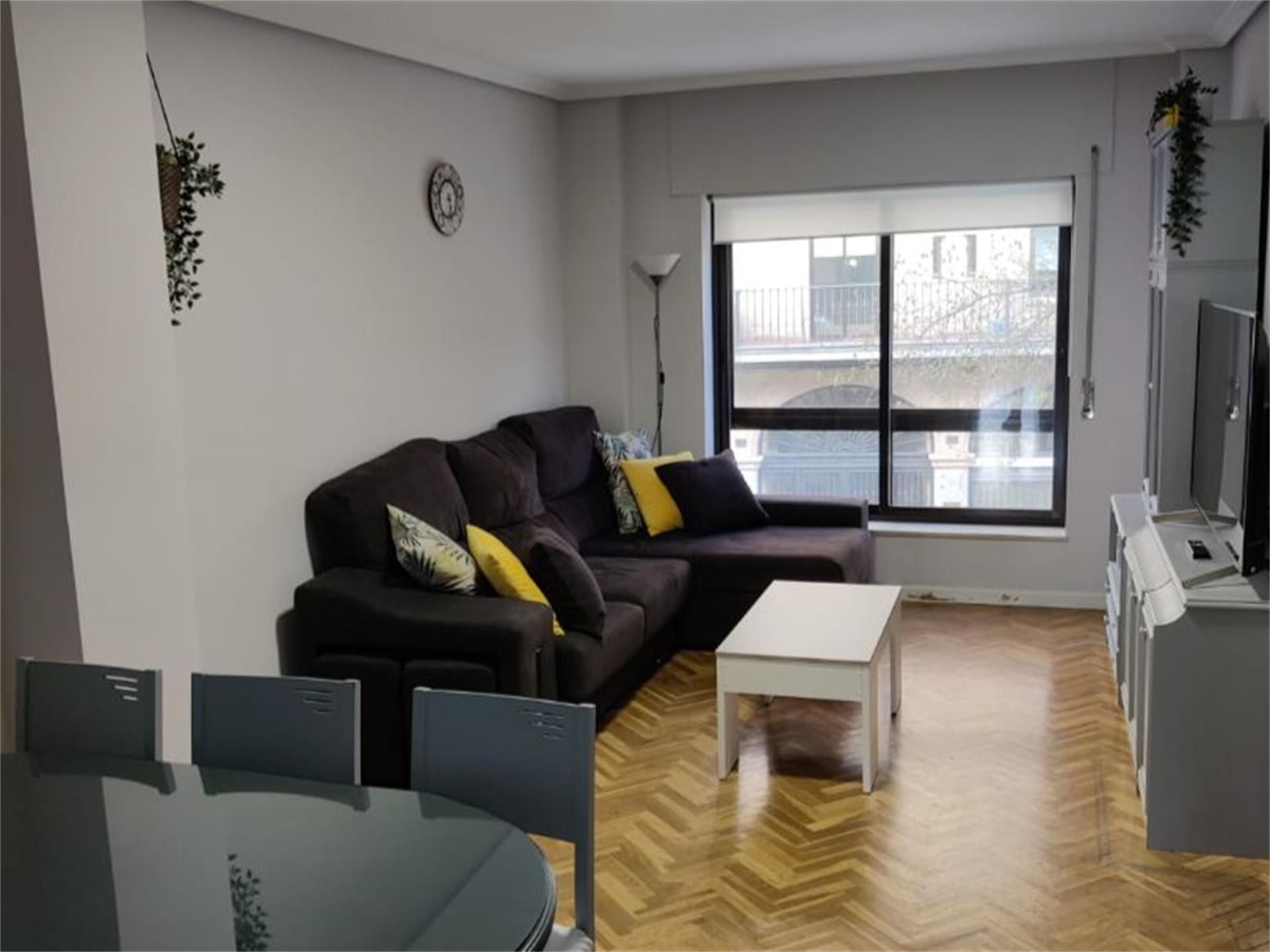Living room of Flat to rent in Salamanca Capital  with Heating, Furnished and Washing machine