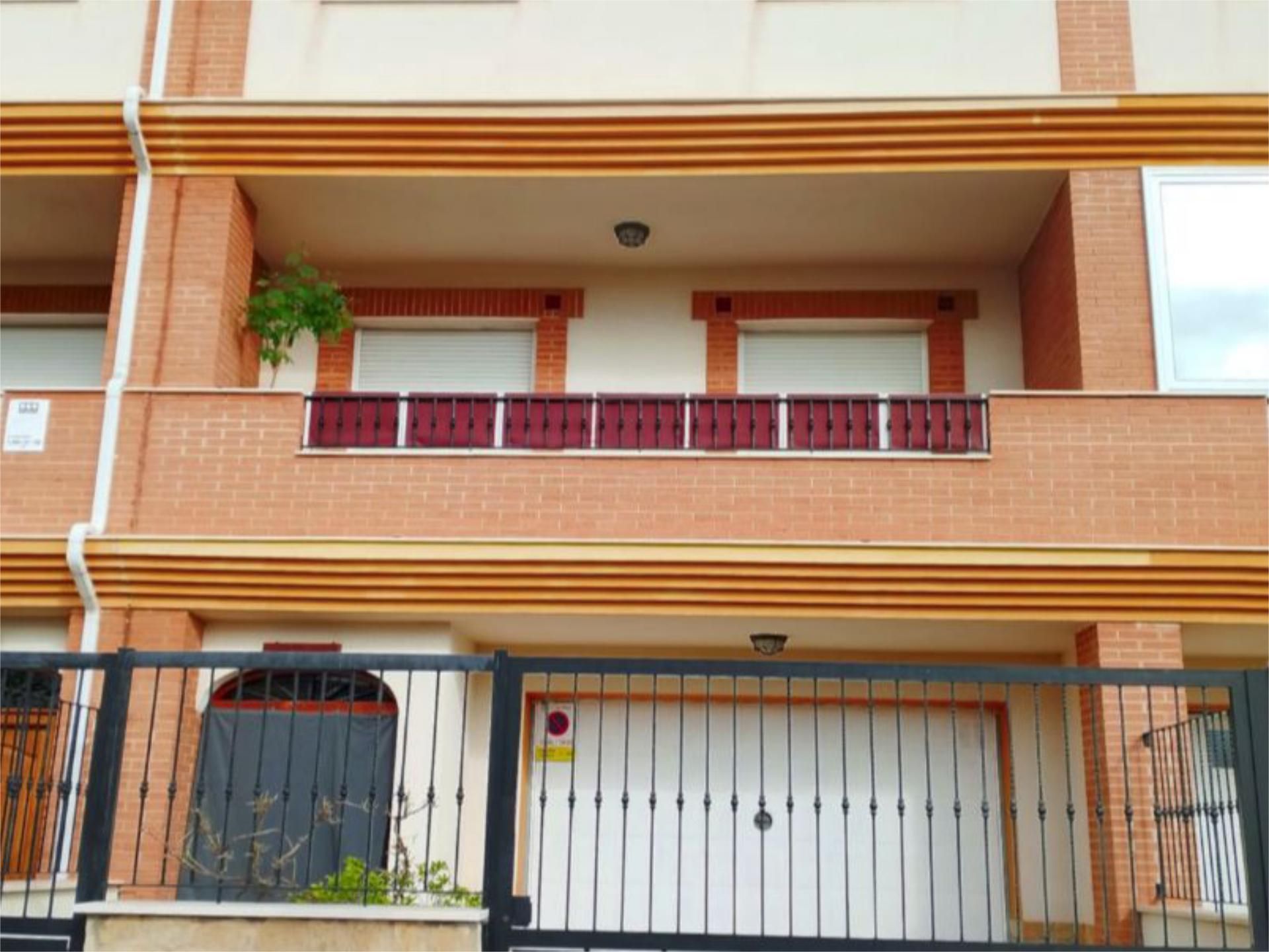 Vista exterior de Casa adosada en venda en Nules amb Aire condicionat, Terrassa i Balcó