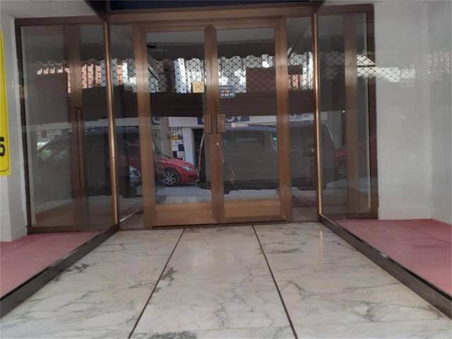 Local comercial en Alquiler en Avenida de los Ángeles en Loja