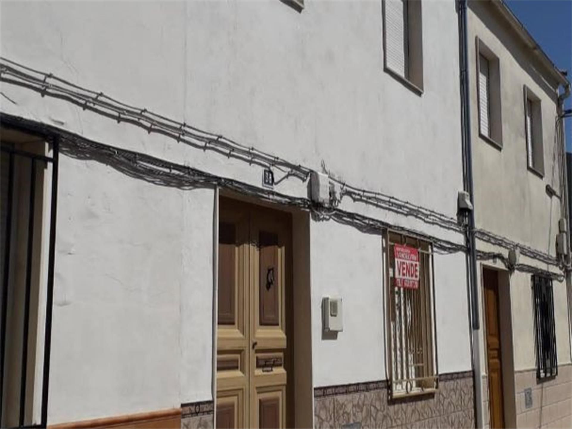 Vista exterior de Casa adosada en venda en Sabiote amb Terrassa