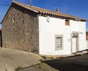 Vista exterior de Casa adosada en venda en San Esteban de los Patos amb Terrassa