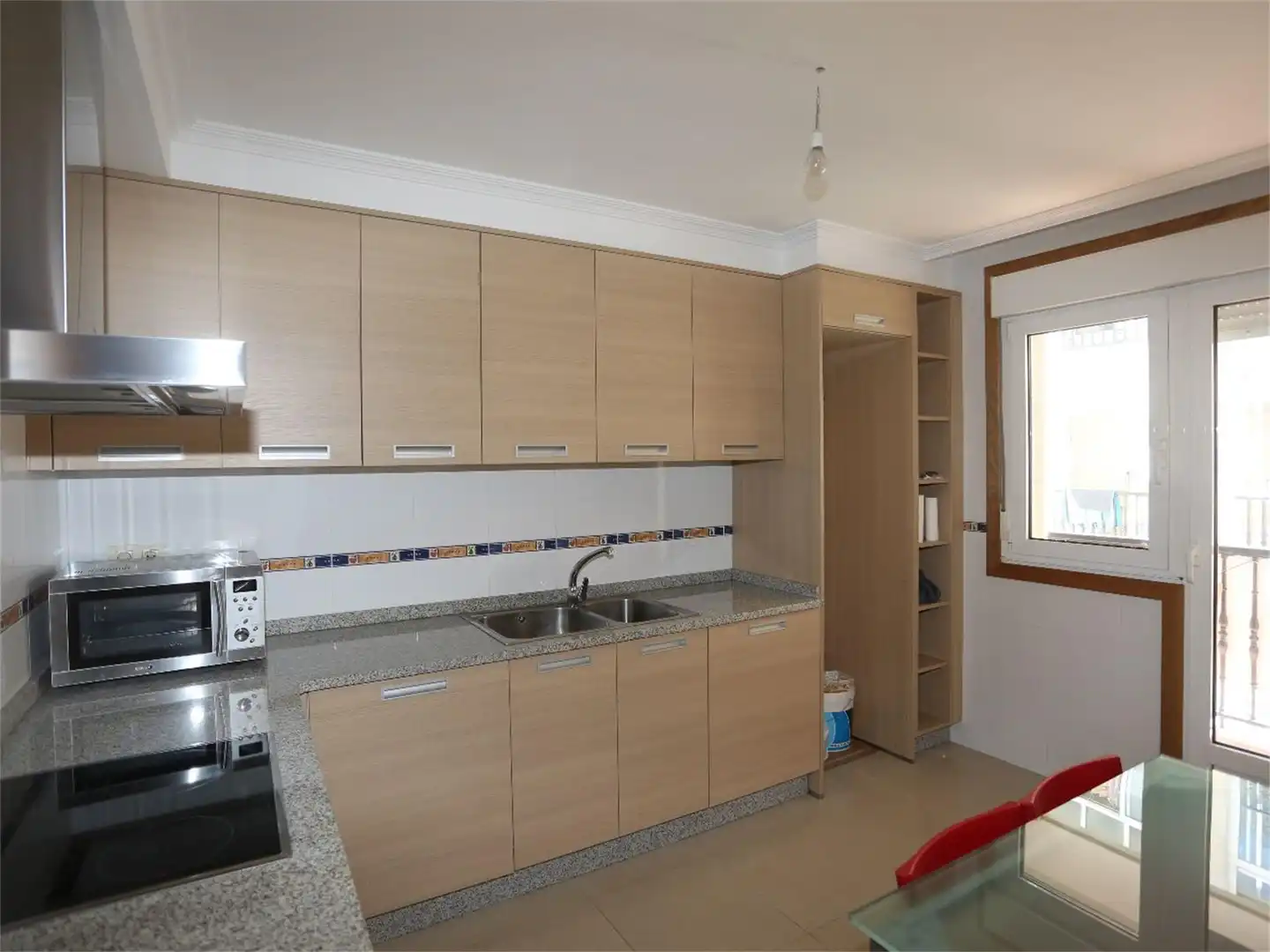 Garaje en venta en Avenida de Castelao, Ponteareas Cocina de Garaje en venta en Ponteareas