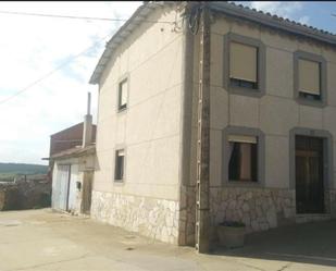 Exterior view of Single-family semi-detached for sale in Fuente Encalada