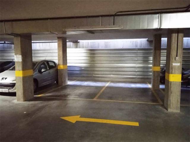Garaje en Alquiler en Avenida de Madrid, 4B en Primera Fase - Nuevo Tres Cantos