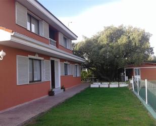 Jardí de Casa o xalet en venda en Las Rozas de Madrid amb Aire condicionat, Terrassa i Piscina