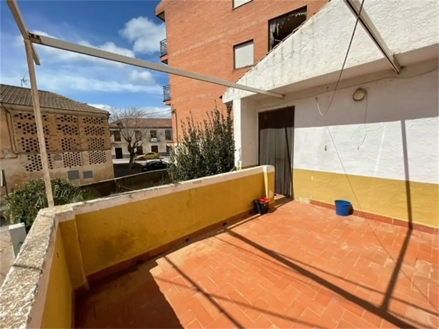 Casa o xalet en venda a Calle Doña Luisa Villanova, Polideportivo Vista exterior de Casa o xalet en venda en Alhendín amb Terrassa