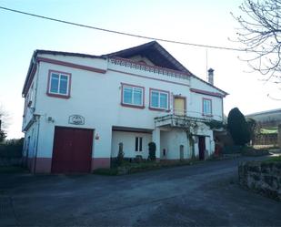 Vista exterior de Casa adosada en venda en San Cibrao das Viñas amb Terrassa, Piscina i Balcó