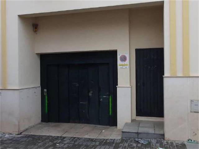 Garaje en Venta en Calle Francisco Cacero en Las Almenas