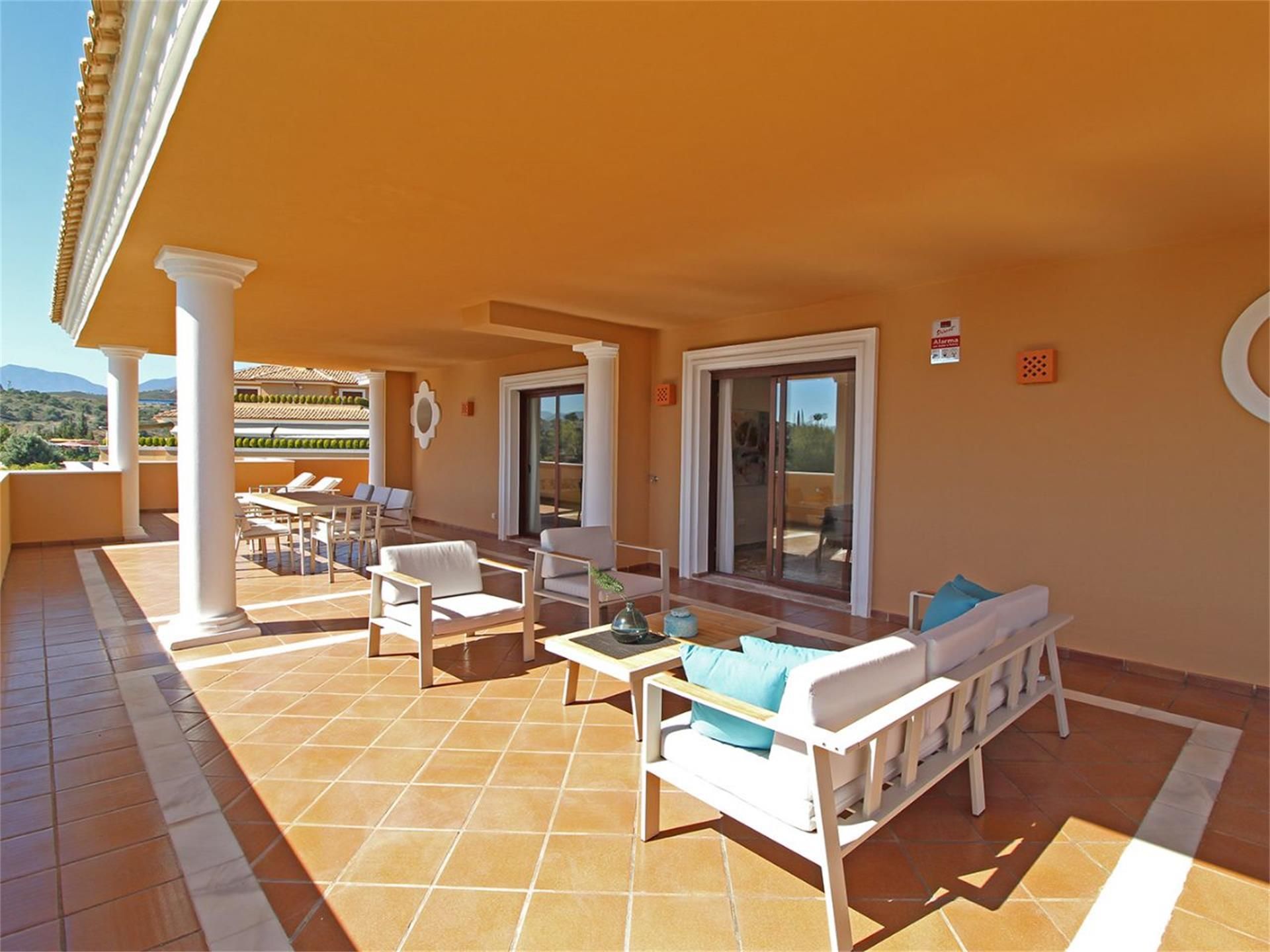Terrassa de Àtic en venda en Marbella amb Piscina