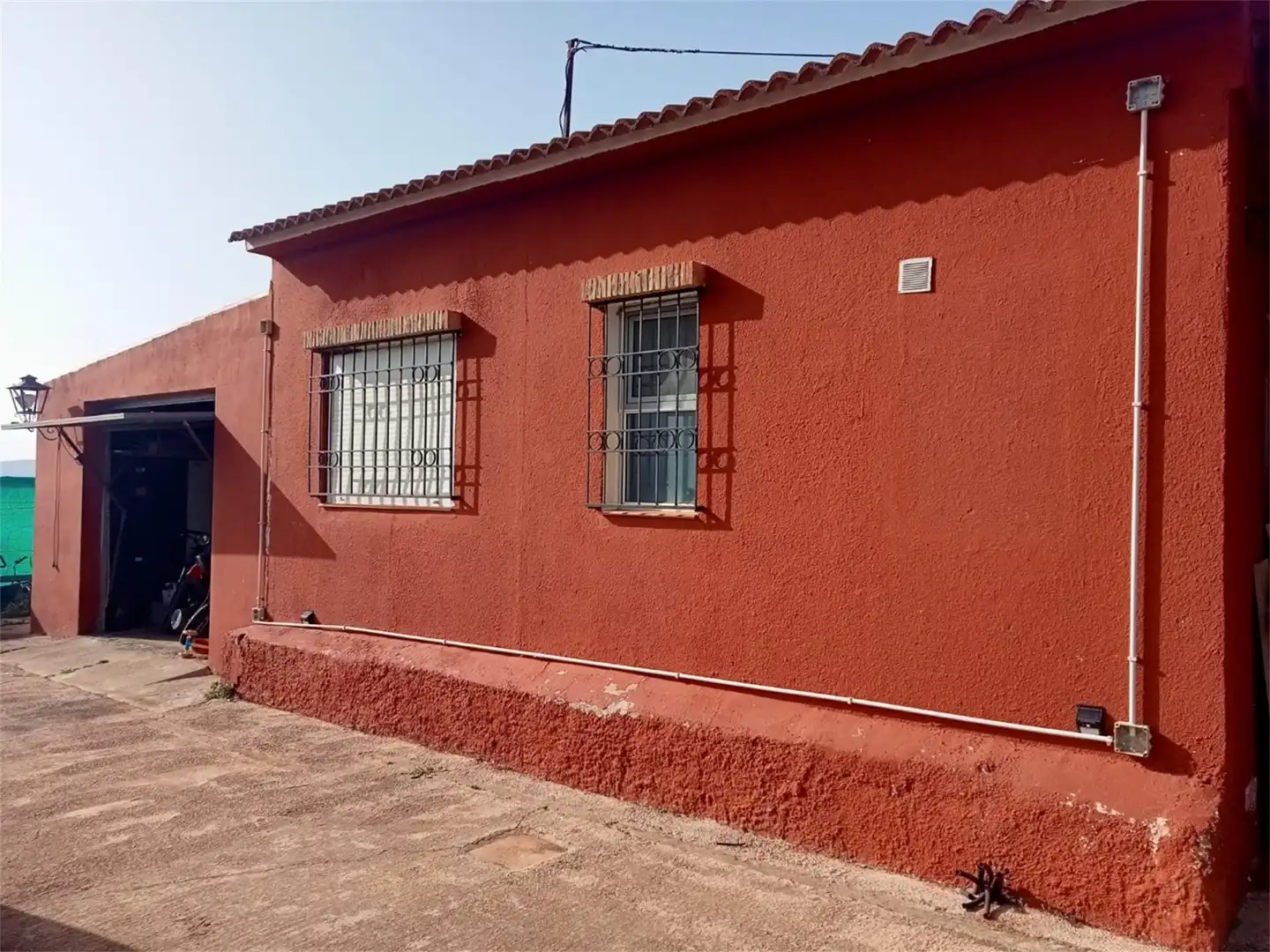 Casa o chalet en venta en Carretera de Antequera, Campillos Vista exterior de Casa o chalet en venta en Campillos con Calefacción, Jardín privado y Piscina