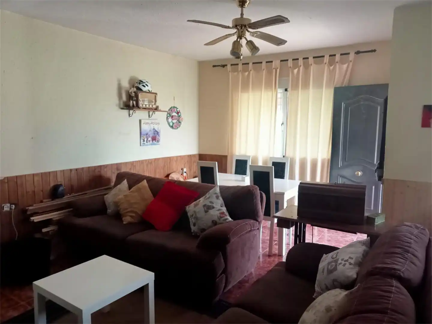 Casa o chalet en venta en Carretera de Antequera, Campillos Sala de estar de Casa o chalet en venta en Campillos con Calefacción, Jardín privado y Piscina