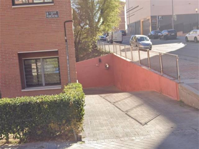 Garaje en Alquiler en Calle de Purchena, 48 en Apóstol Santiago