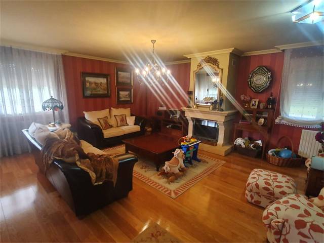 Casa-chalet en Venta en Lugar Parroquia San Claudio en San Claudio - Trubia - Las Caldas