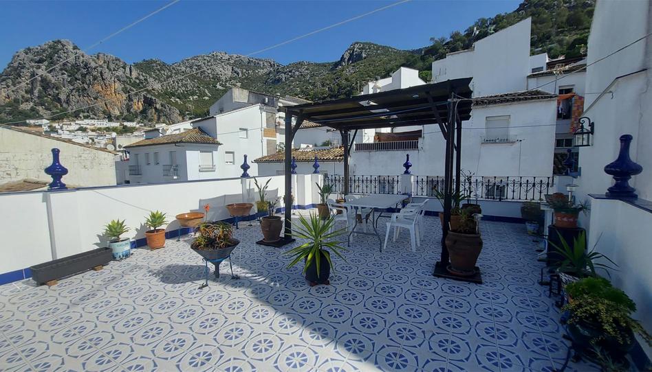Foto 1 de Casa adosada en venta en Avenida de Los Callejones, 15, Ubrique, Cádiz