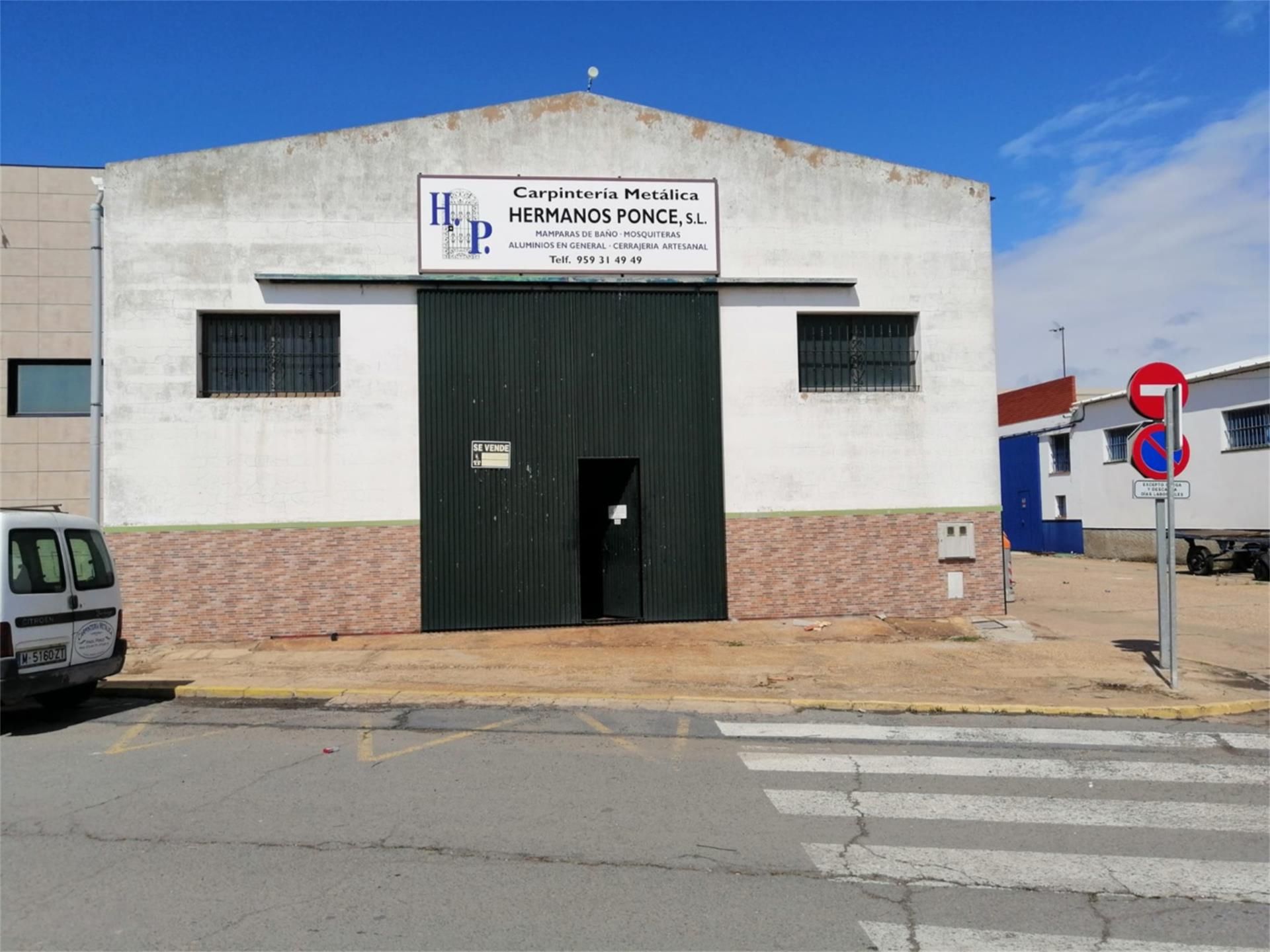 Vista exterior de Nau industrial en venda en Punta Umbría