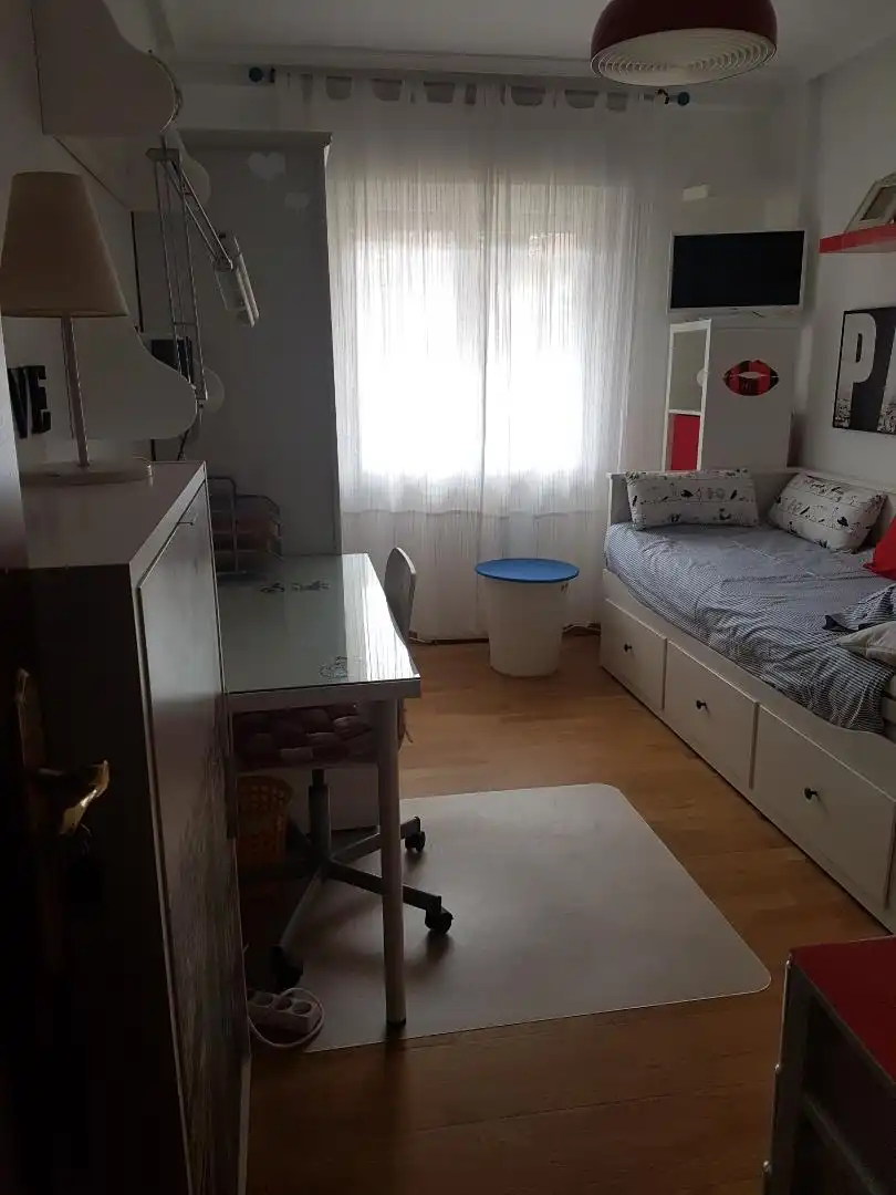 Room in Carretera Corredoria Alta, 24, HUCA - La Cadellada Room in Carretera Corredoria Alta, 24, HUCA - La Cadellada