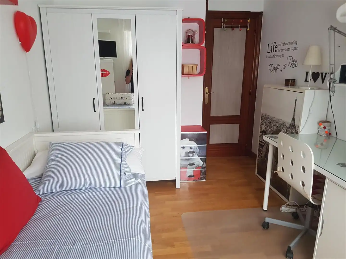 Room in Carretera Corredoria Alta, 24, HUCA - La Cadellada Room in Carretera Corredoria Alta, 24, HUCA - La Cadellada