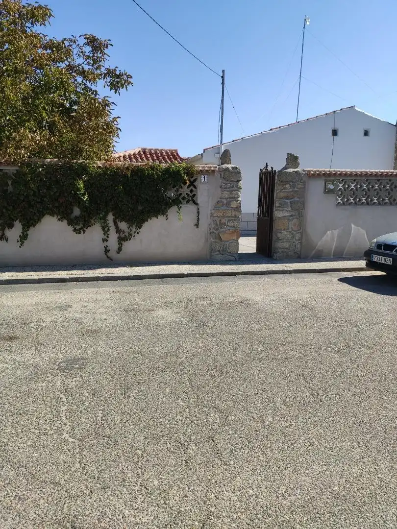 Casa o chalet en venta en Calle Velázquez, 26, Mazarambroz Vista exterior de Casa o chalet en venta en Mazarambroz con Calefacción, Jardín privado y Terraza