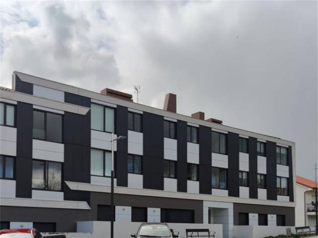 Garaje en Alquiler en Avenida Noia, 29 en Brión