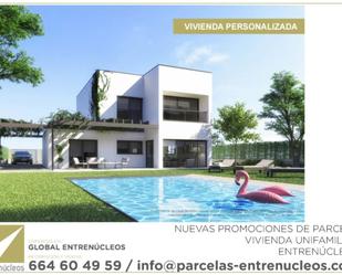 Residencial en venda en Montequinto amb Jardí privat, Terrassa i Piscina