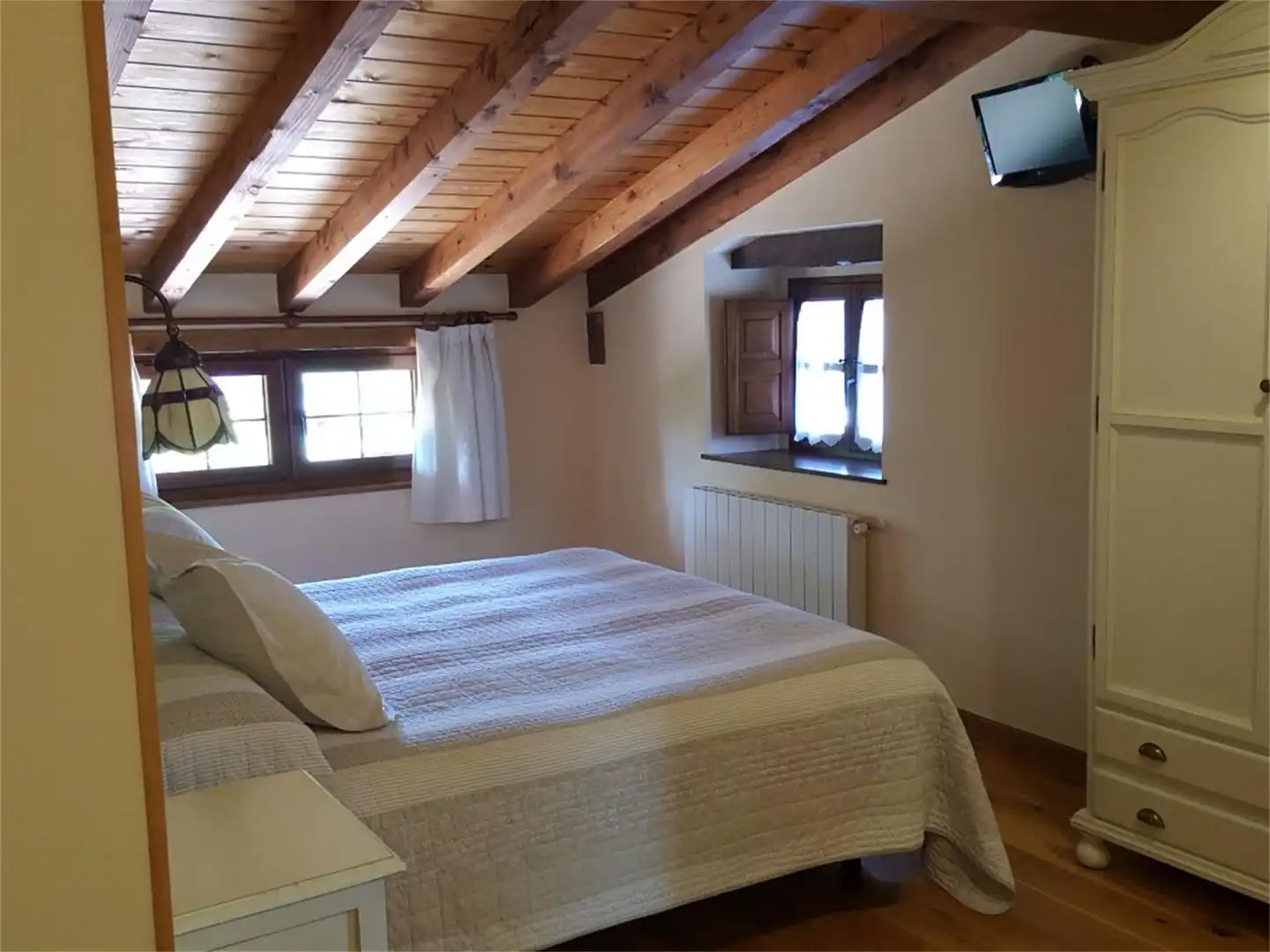 Casa o xalet en venda a Barrio Arroyo, 63, Las Rozas de Valdearroyo Dormitori de Casa o xalet en venda en Las Rozas de Valdearroyo amb Calefacció, Jardí privat i Parquet