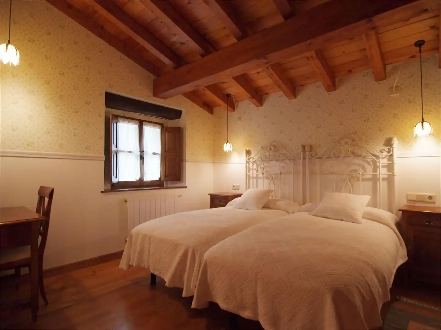 Casa o xalet en venda a Barrio Arroyo, 63, Las Rozas de Valdearroyo Dormitori de Casa o xalet en venda en Las Rozas de Valdearroyo amb Calefacció, Jardí privat i Parquet