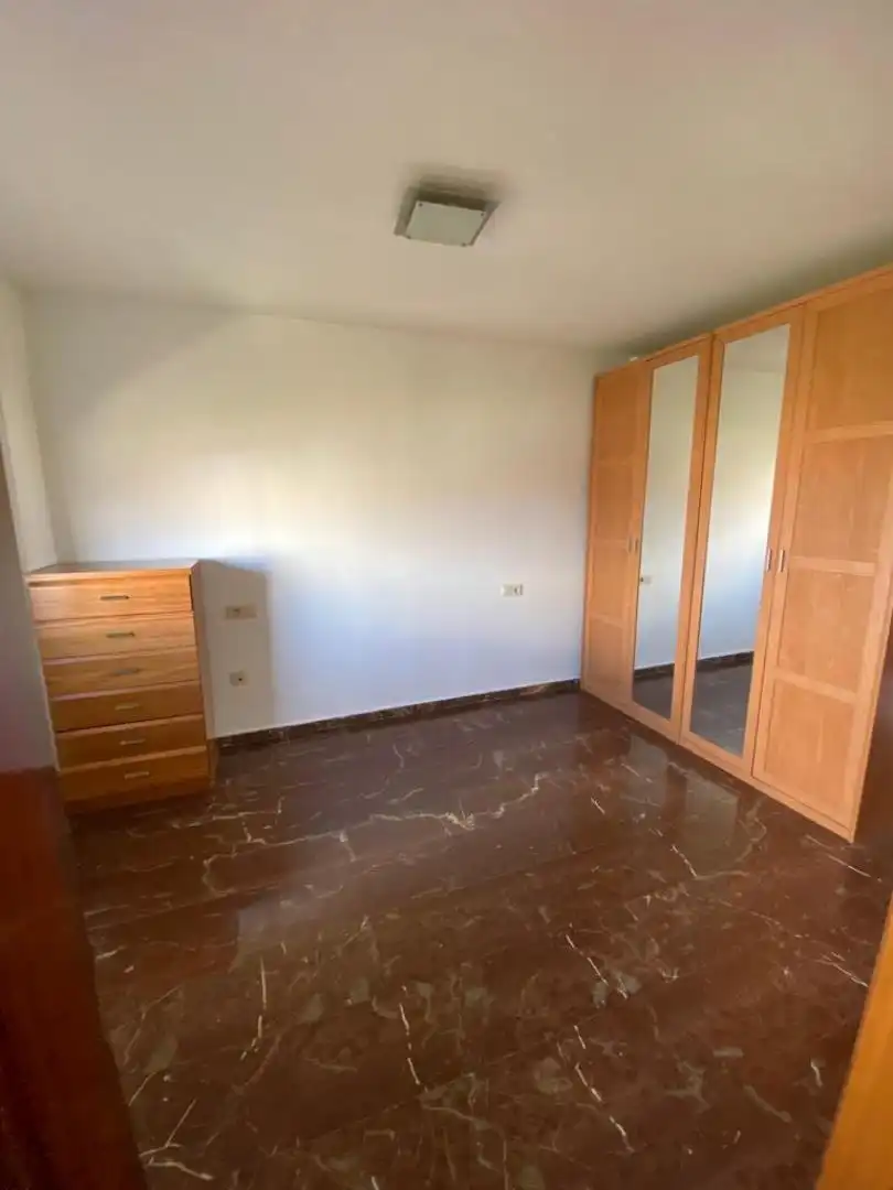 Flat for sale in San Ildefonso - Catedral Bedroom of Flat for sale in Jaén with Air Conditioner, Heating and Private garden