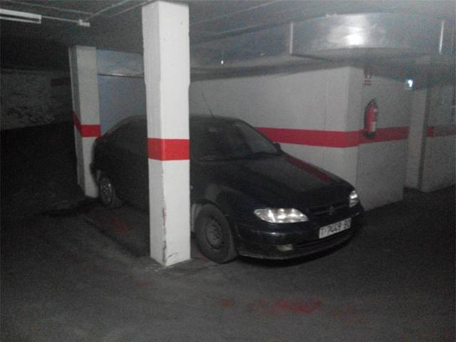 Garaje en Alquiler en Carrer Cerverí, 16 en La Devesa