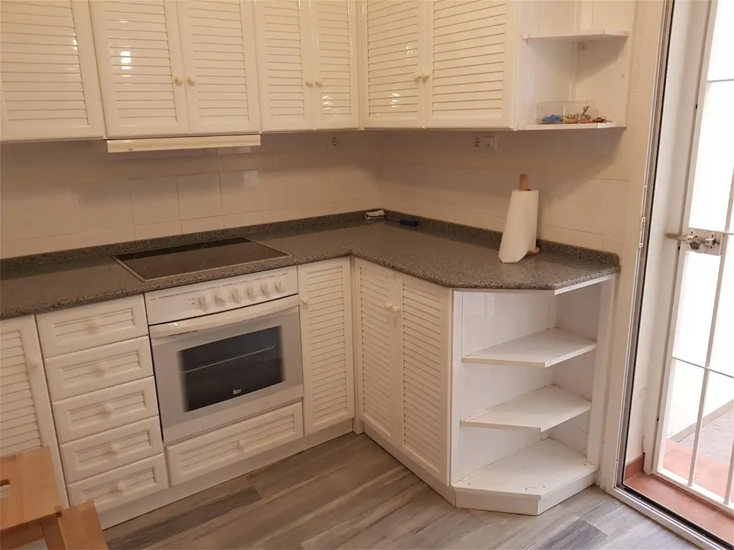 Cocina de Planta baja de alquiler en Rota con Aire acondicionado, Calefacción y Trastero