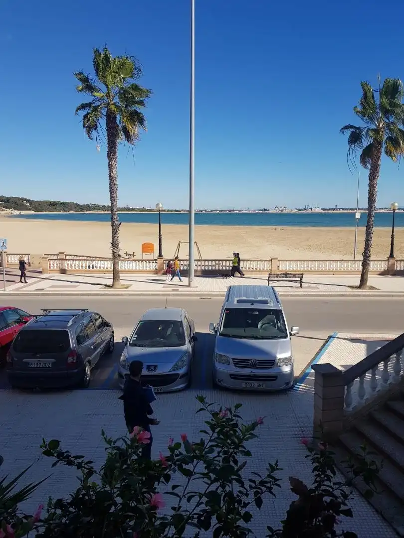 Parking de Planta baja de alquiler en Rota con Aire acondicionado, Calefacción y Trastero