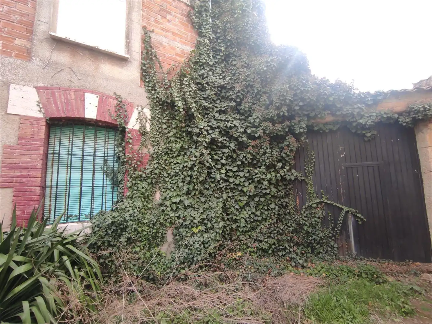 Casa o xalet en venda a Calle Puerta del Sol, Tórtoles de Esgueva Vista exterior de Casa o xalet en venda en Tórtoles de Esgueva amb Jardí privat i Balcó