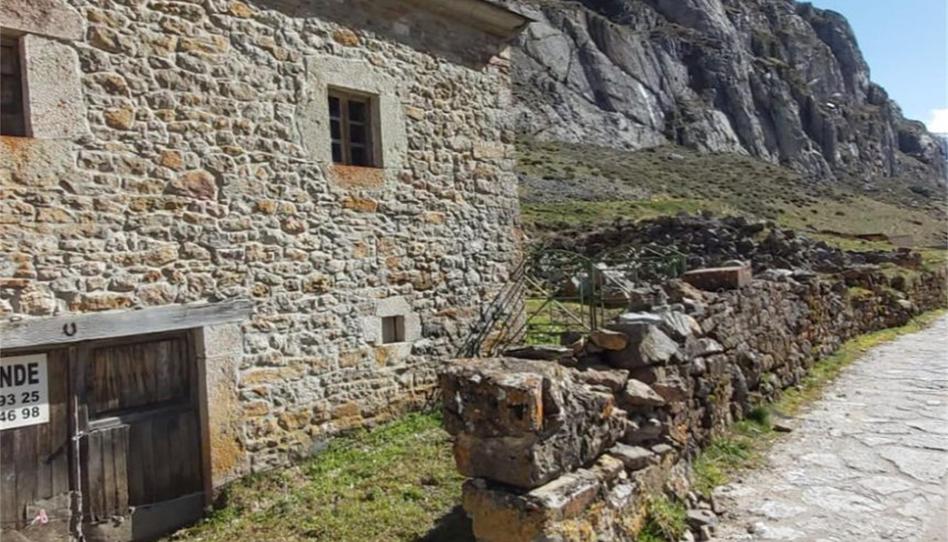 Foto 1 de Casa adosada en venda a Calle Real, Cabrillanes, León