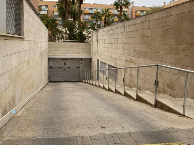 Garaje en Alquiler en Carrer de Joan Miró, 34 en La Vila Olímpica del Poblenou