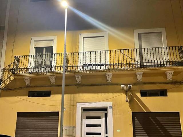 Piso en Venta en Calle Capitán Arenas en El Real