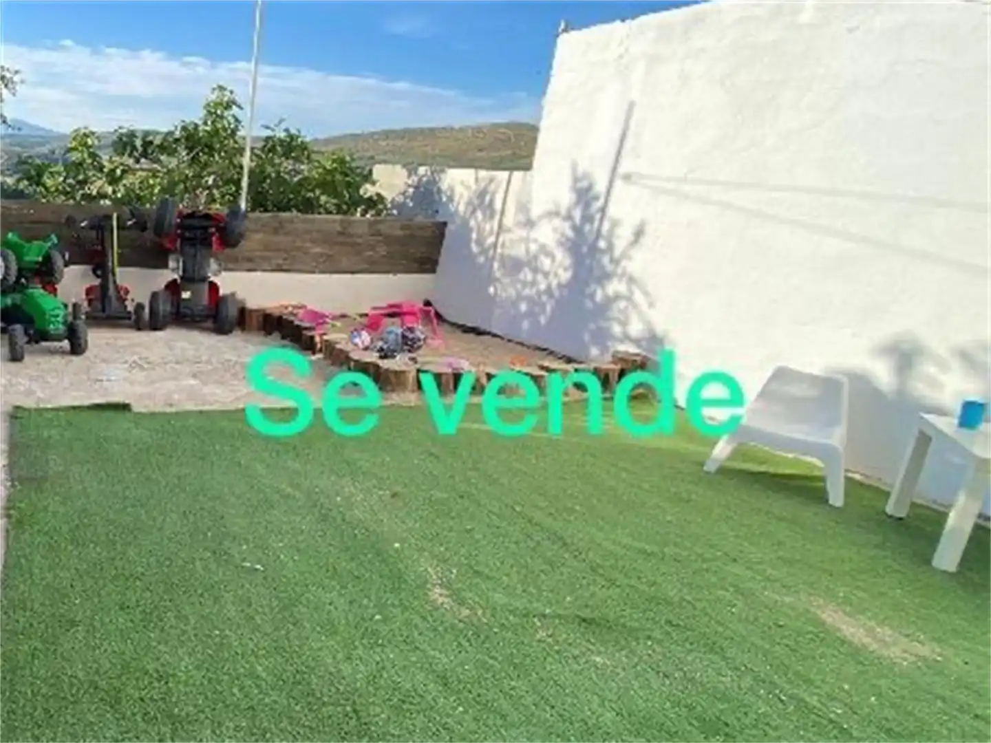 Casa adosada en venda a Urbanización Los Rosales, Iznalloz Jardí de Casa adosada en venda en Iznalloz amb Aire condicionat, Calefacció i Jardí privat