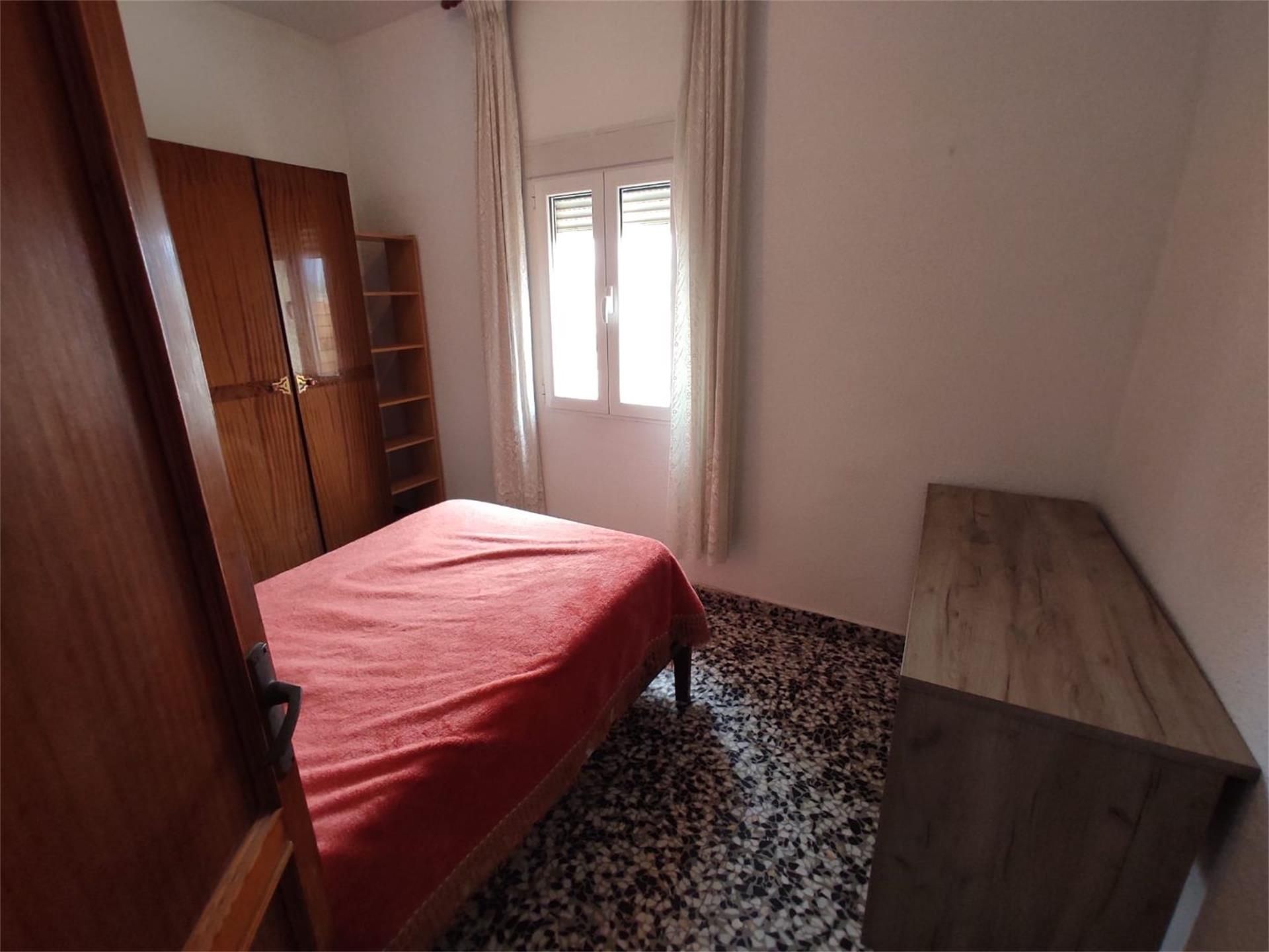 Dormitori de Dúplex per a compartir en Ontinyent amb Traster i Moblat