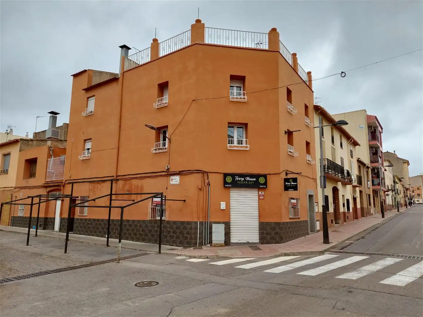 Außenansicht von Erdgeschoss zum Verkauf in Sant Joan de Moró mit Terrasse und Möbliert