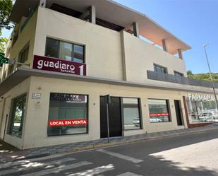 Vista exterior de Local en venda en Sotogrande amb Aire condicionat