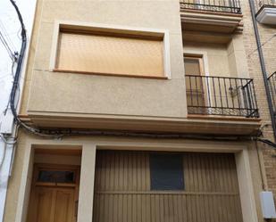 Vista exterior de Casa adosada en venda en Calanda amb Balcó