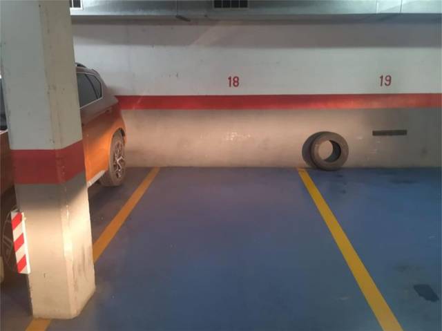 Garaje en Venta en Carrer de les Aguileres en Singuerlín