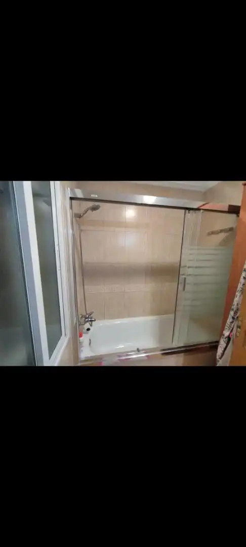 Casa adosada en venta en Calle Campoamor, 13, Socuéllamos Baño de Casa adosada en venta en Socuéllamos con Aire acondicionado y Balcón